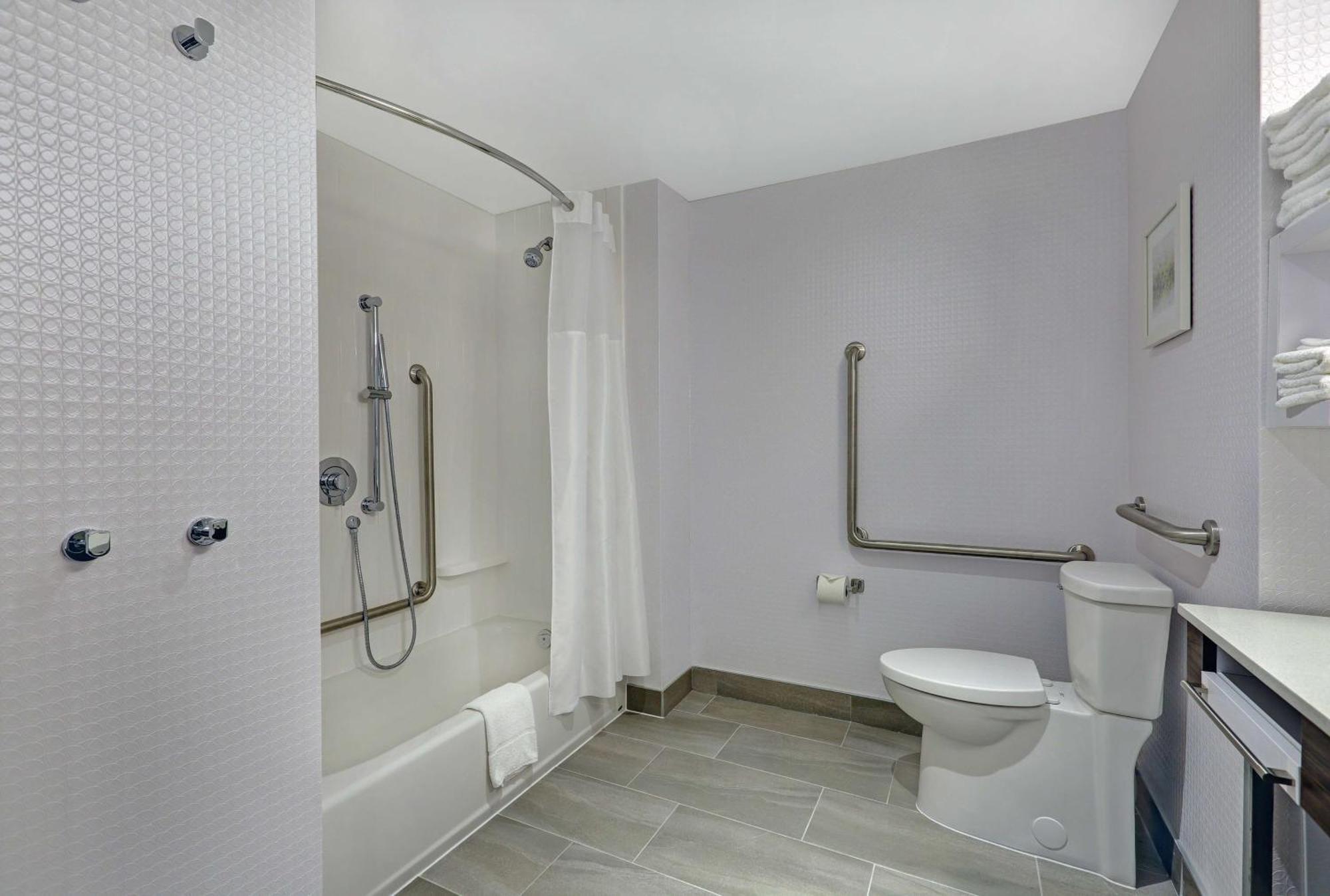 Hampton Inn Peterborough Kültér fotó