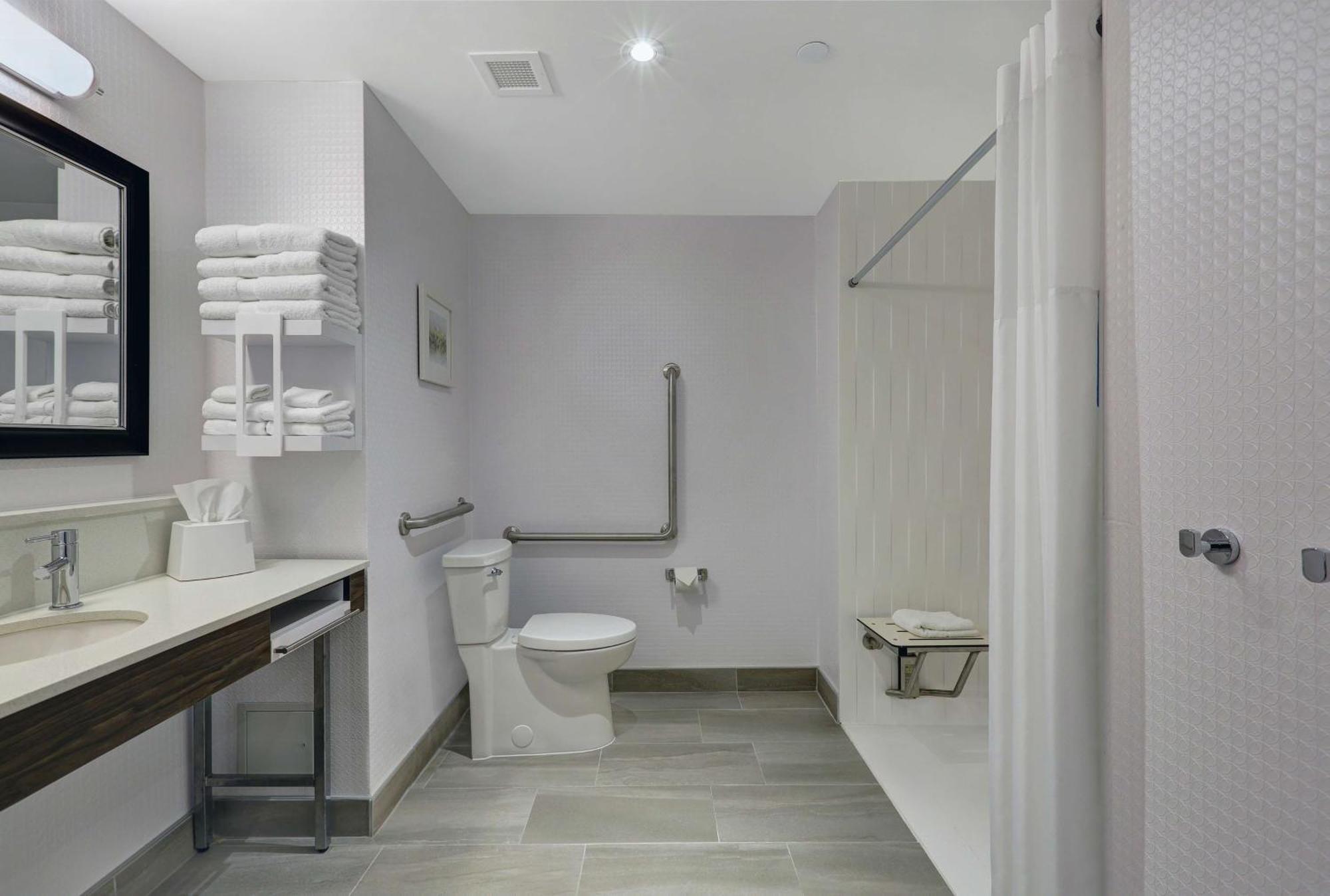 Hampton Inn Peterborough Kültér fotó