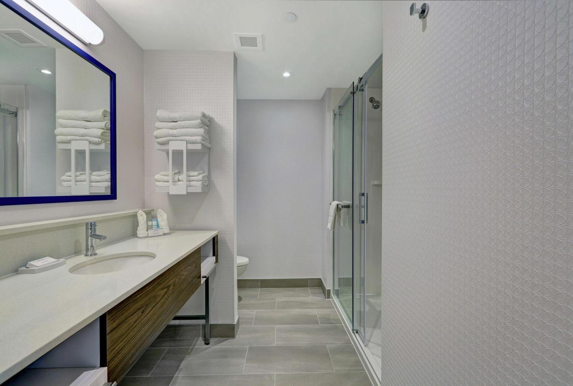 Hampton Inn Peterborough Kültér fotó